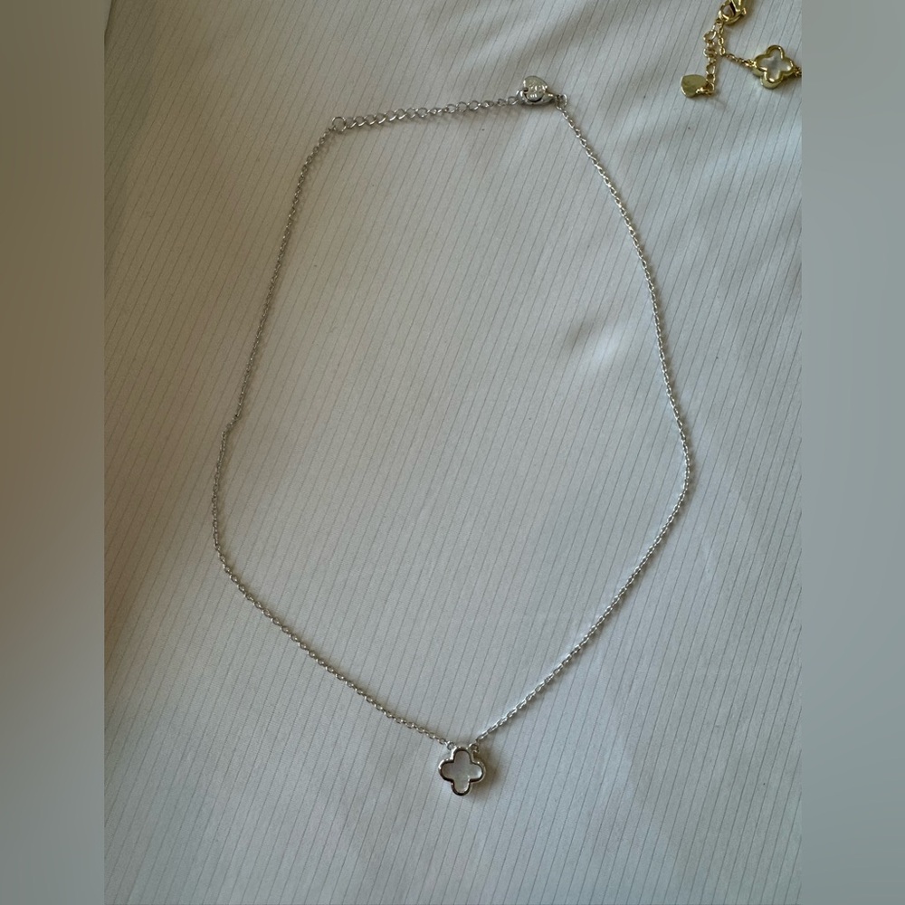 NEW - Silver Clover Pendant Necklace - Women Jewelry
